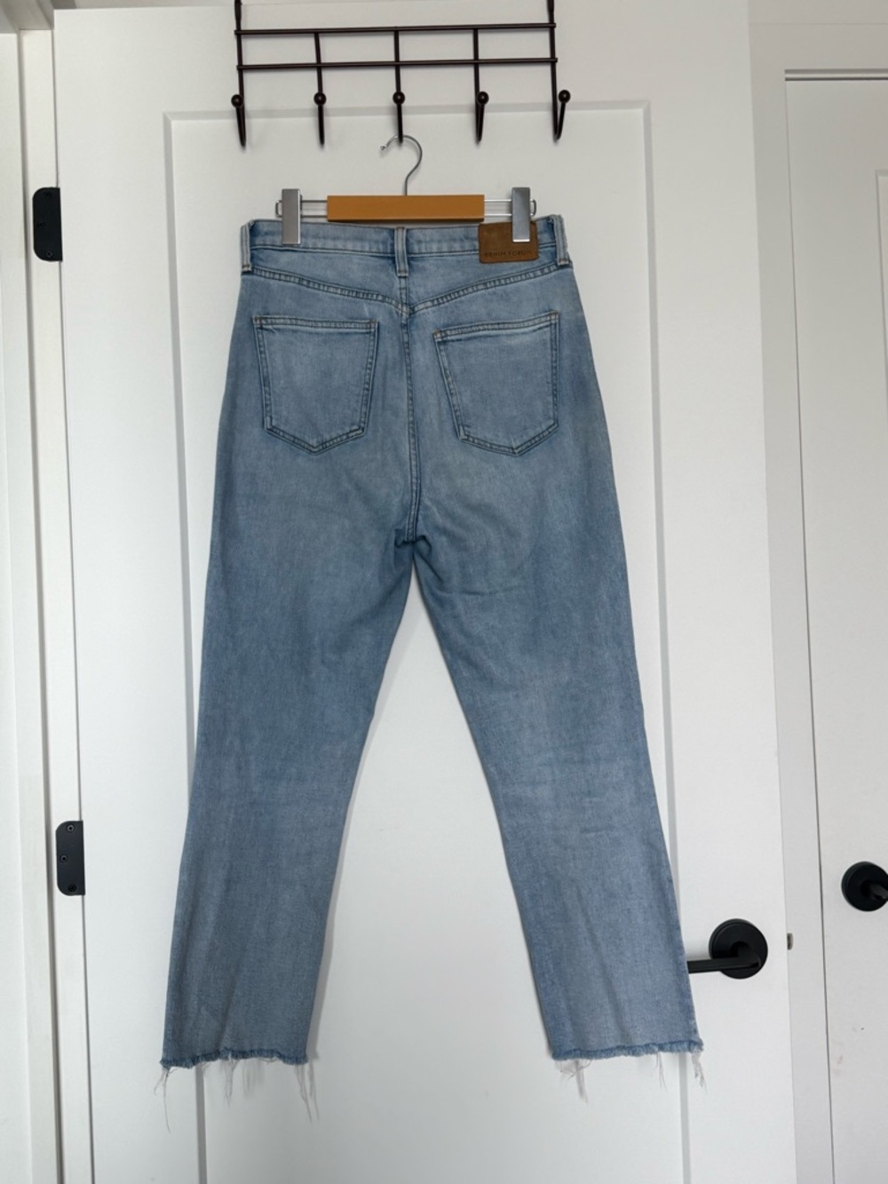 Aritzia Denim Forum “The Arlo Hi-Rise Straight Jean” with Button-Fly - Picture 4 of 6